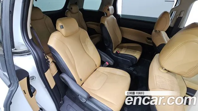 Kia Carnival 2021 thumb 12