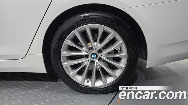 BMW 5-Series 2022 thumb 5
