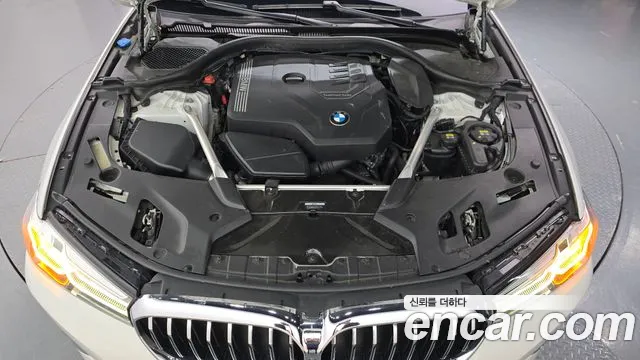 BMW 5-Series 2022 thumb 6