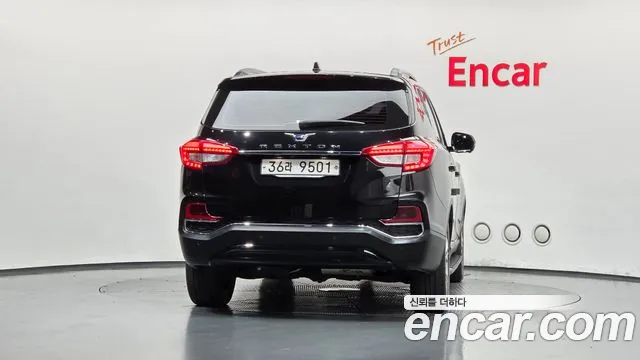 KG_Mobility_Ssangyong Rexton 2018 thumb 4