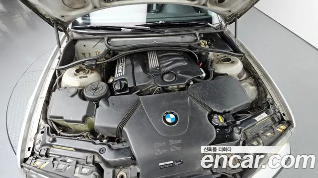 BMW 3-Series 2004 thumb 6