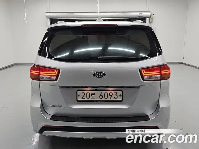 Kia Carnival 2014 thumb 3