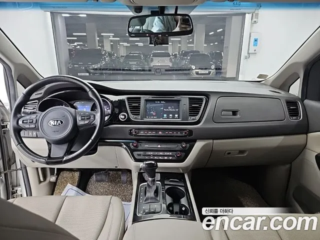 Kia Carnival 2014 thumb 7