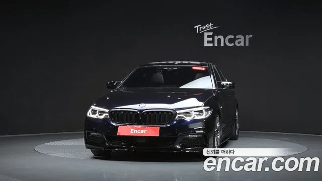 BMW 5-Series 2019 thumb 2