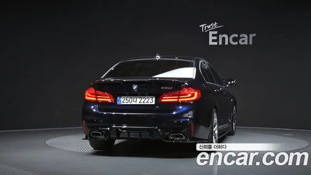 BMW 5-Series 2019 thumb 3