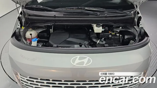 Hyundai Staria 2024 thumb 5