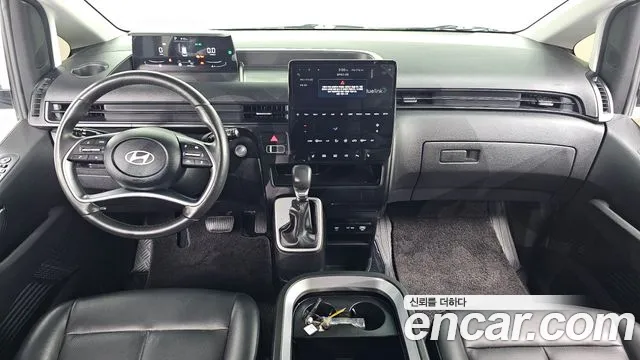 Hyundai Staria 2024 thumb 6
