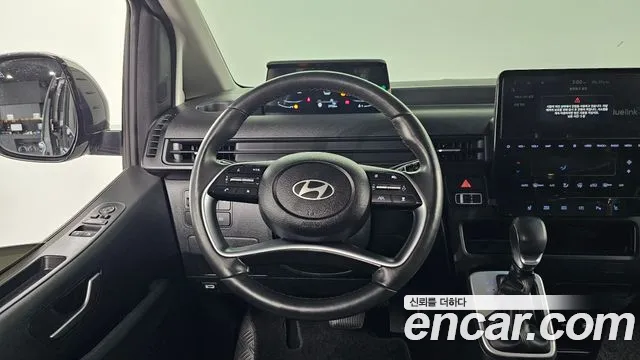 Hyundai Staria 2024 thumb 11
