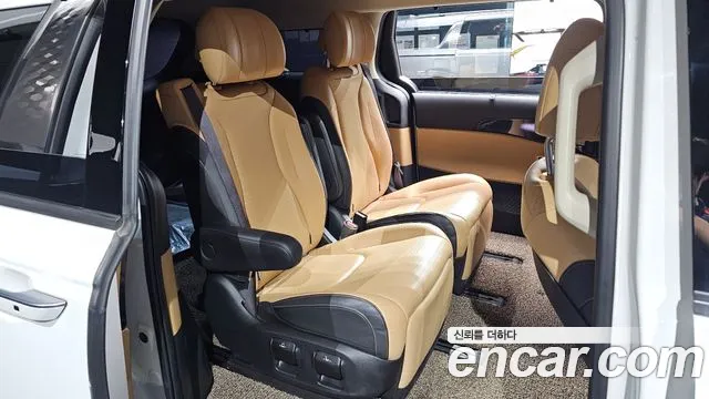 Kia Carnival 2022 thumb 11