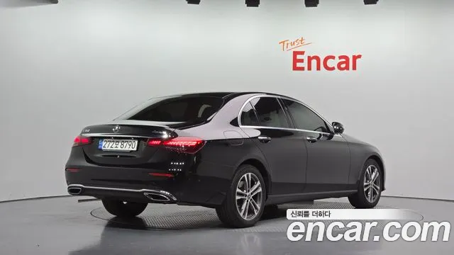 Mercedes-Benz E-Класс 2022 thumb 2