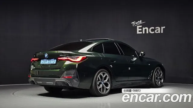 BMW i4 2023 thumb 2