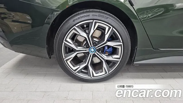 BMW i4 2023 thumb 5
