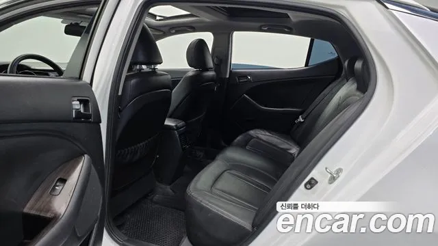 Kia K5 2010 thumb 12