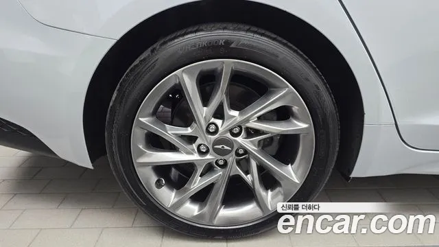 Genesis G70 2021 thumb 5