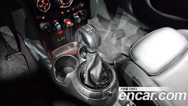 MINI Hatch 2015 thumb 9