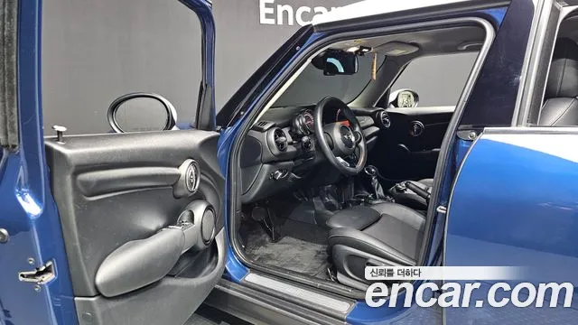 MINI Hatch 2015 thumb 10