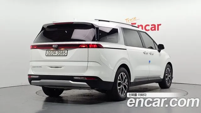 Kia Carnival 2021 thumb 2