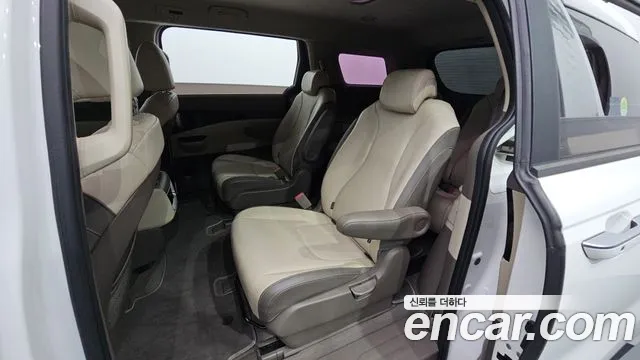Kia Carnival 2021 thumb 12