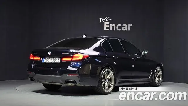 BMW 5-Series 2022 thumb 2