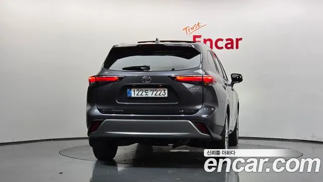 Toyota Highlander 2025 thumb 4