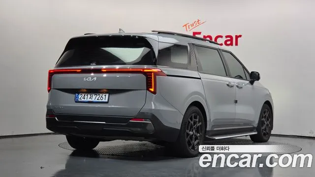 Kia Carnival 2024 thumb 2