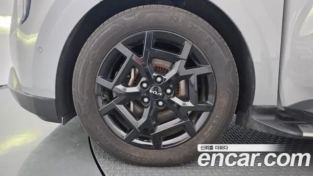 Kia Carnival 2024 thumb 5