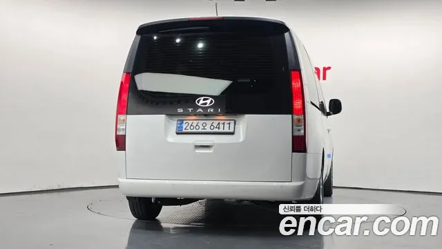 Hyundai Staria 2025 thumb 4
