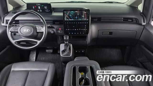 Hyundai Staria 2025 thumb 7
