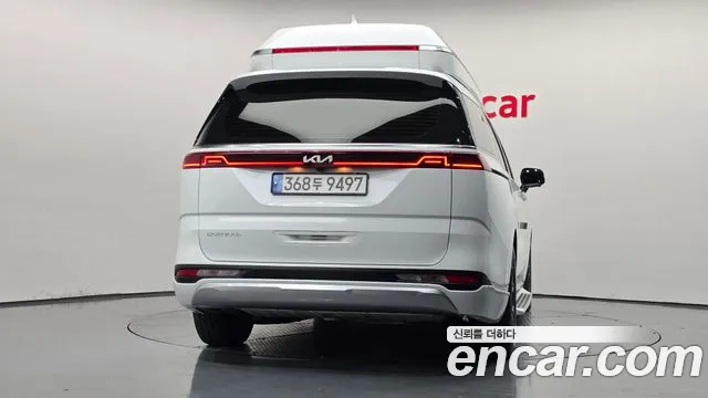 Kia Carnival 2023 thumb 4