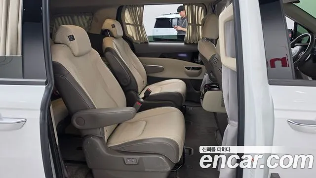 Kia Carnival 2023 thumb 11
