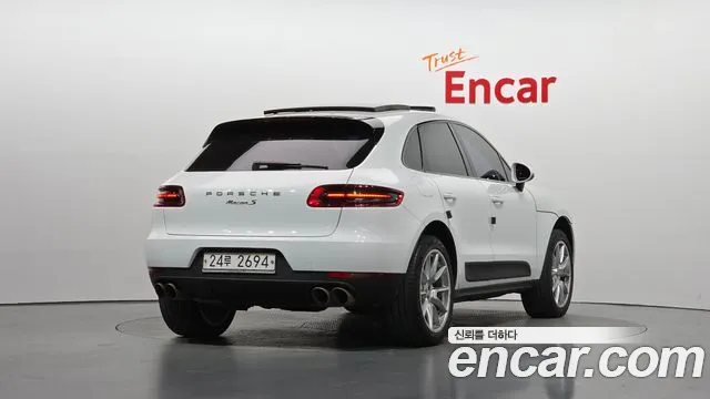 Porsche Macan 2014 thumb 2