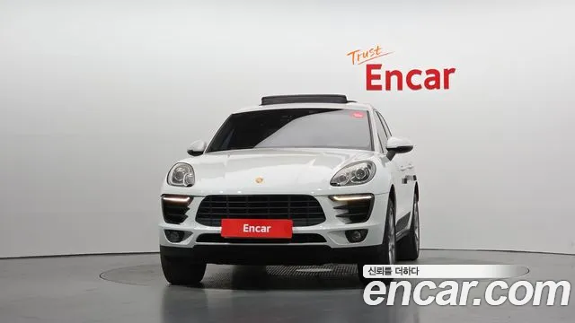 Porsche Macan 2014 thumb 3