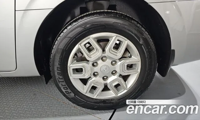 Hyundai Staria 2022 thumb 4