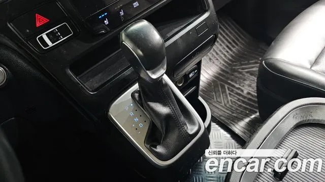 Hyundai Staria 2022 thumb 8