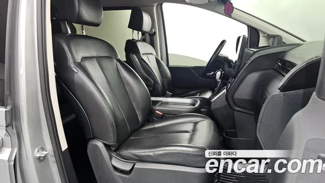 Hyundai Staria 2022 thumb 10