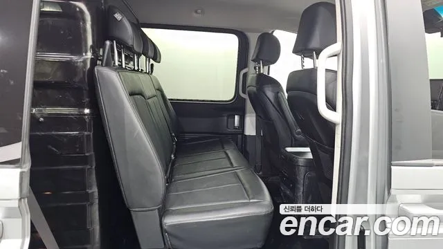 Hyundai Staria 2022 thumb 11