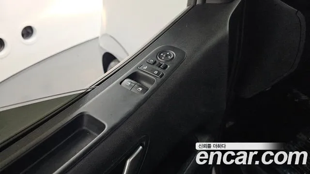 Hyundai Staria 2022 thumb 12