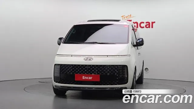 Hyundai Staria 2023 thumb 3