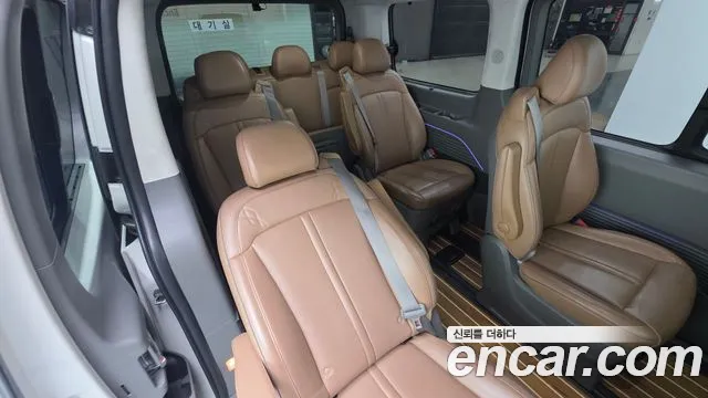 Hyundai Staria 2023 thumb 11