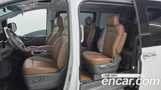 Hyundai Staria 2023 thumb 12