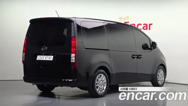Hyundai Staria 2022 thumb 2