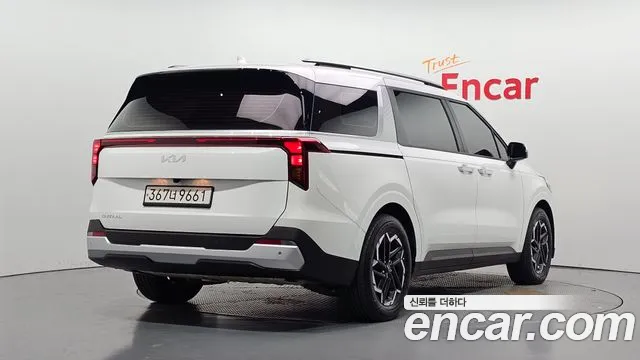 Kia Carnival 2024 thumb 2