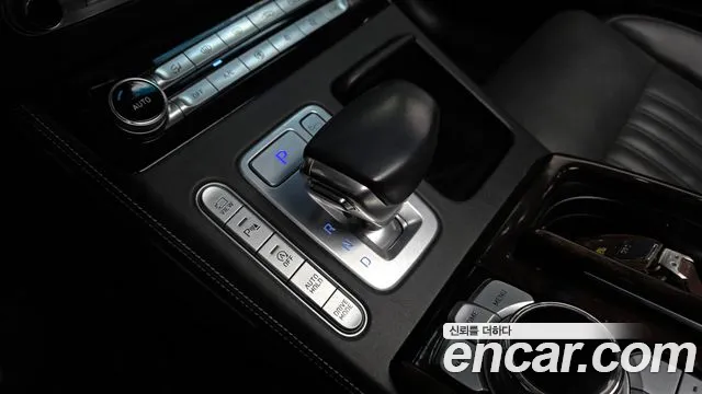 Genesis G90 2019 thumb 9