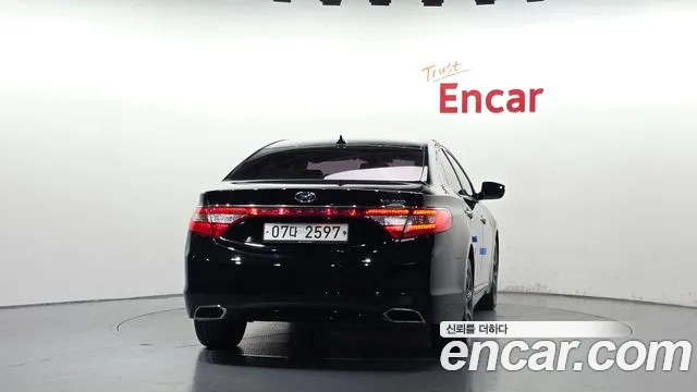 Hyundai Grandeur 2017 thumb 4