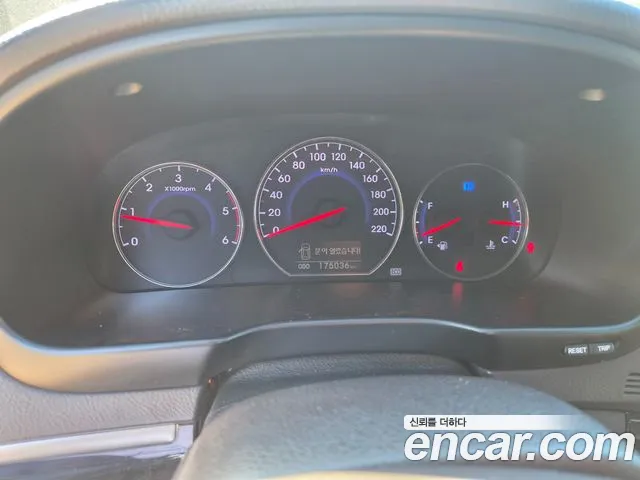 Hyundai Santa Fe 2011 thumb 5