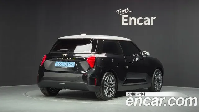 MINI Hatch 2024 thumb 2