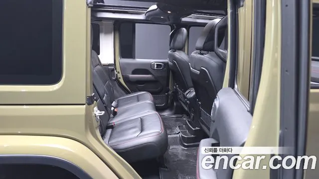 Jeep Wrangler 2025 thumb 12