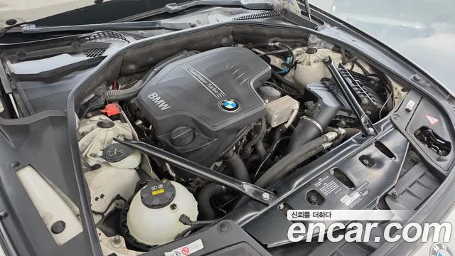 BMW 5-Series 2015 thumb 6
