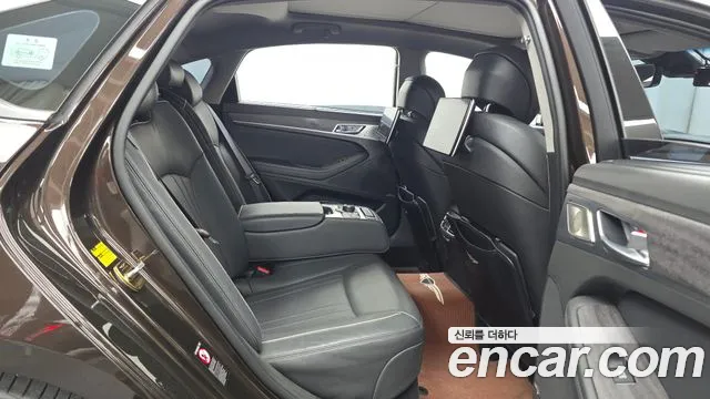Genesis G80 2018 thumb 11