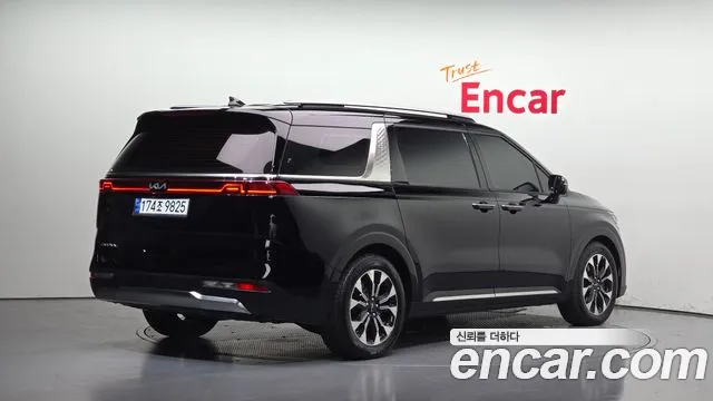 Kia Carnival 2021 thumb 2